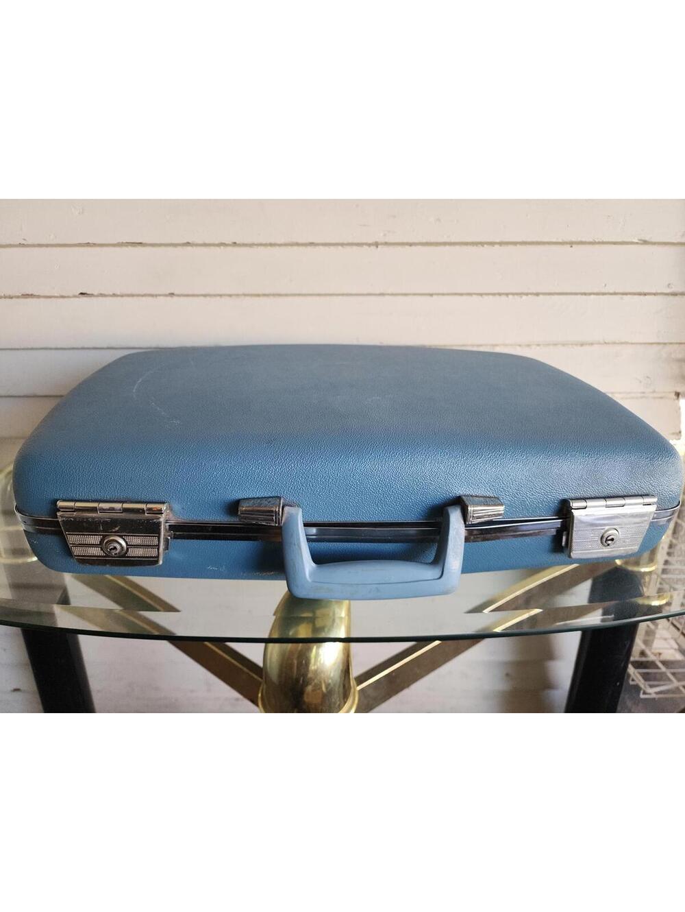 Vintage Medium Blue Hard Travel Case